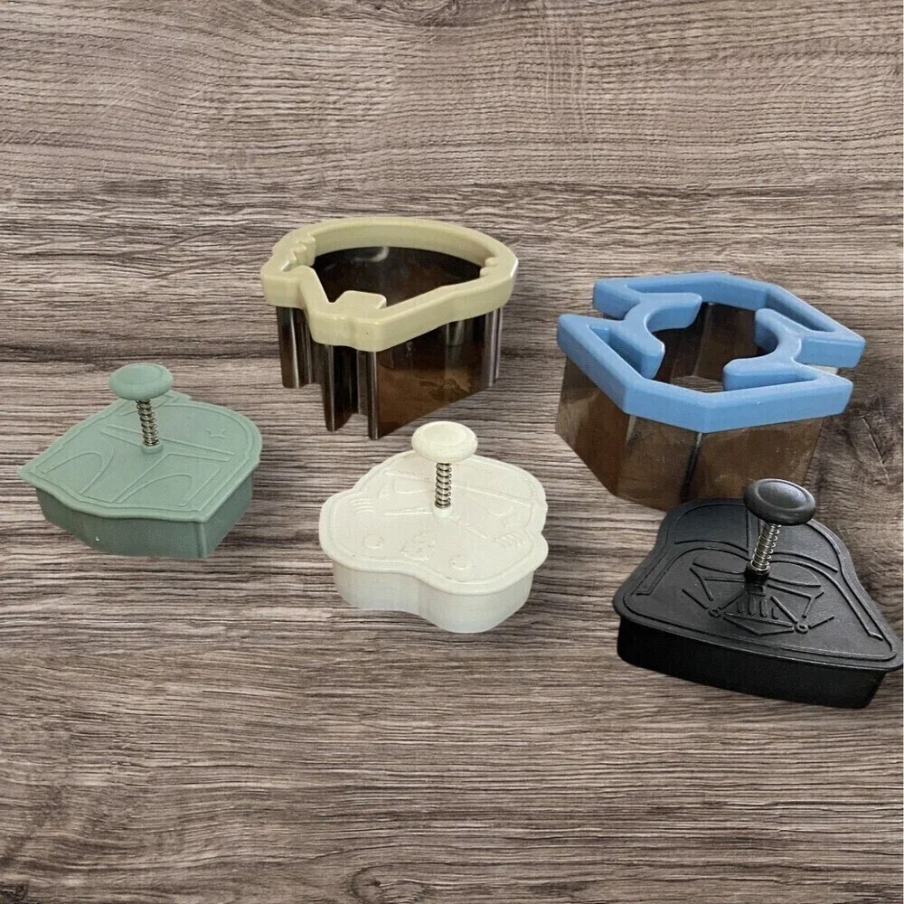 6 Star Wars Cookie Cutters Williams-Sonoma Millenium Falcon Tie Fighter